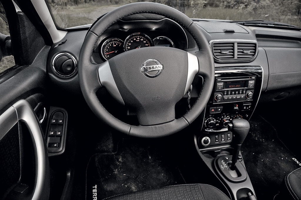 nissan-terrano-005.jpg